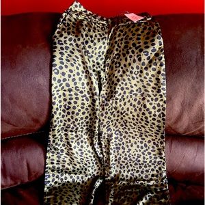 Green & black leopard print pants with front pockets front snap waist